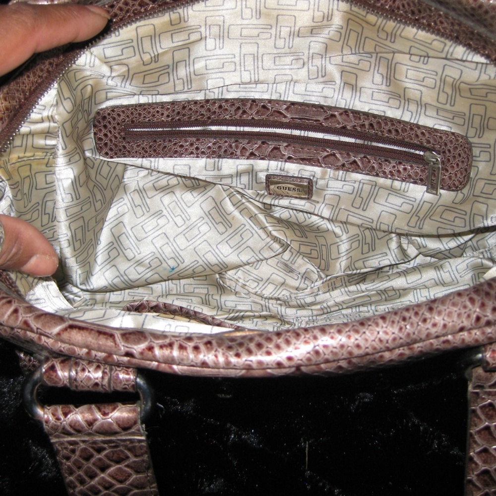 GUESS Purse - Picture 2 of 3